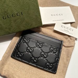Gucci GG Logo Embossed Leather Card Holder Wallet